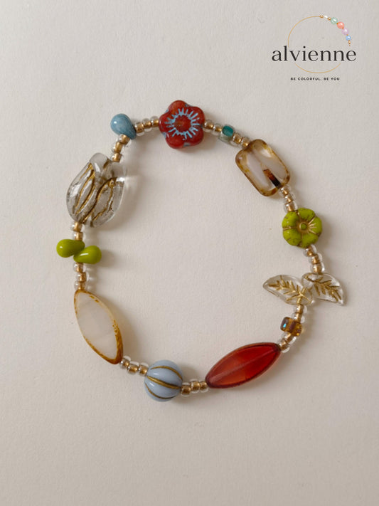 Tulip Muse Vintage Glass Bracelet