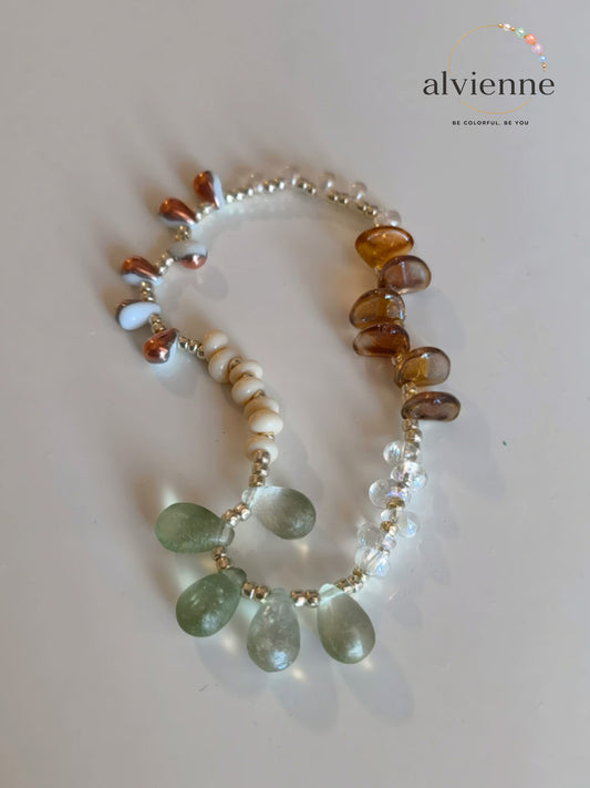 Verdant Dewdrop Glass Bead Bracelet
