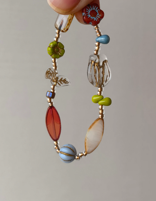 Tulip Muse Vintage Glass Bracelet