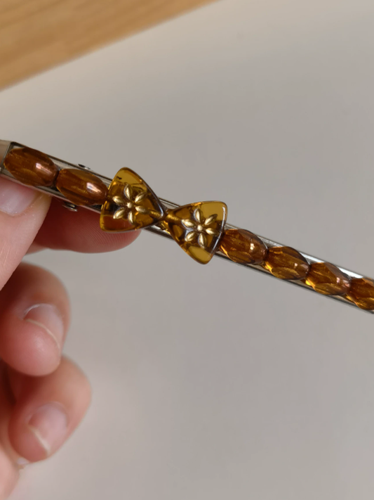 Retro Noir Bow Bead Hair Clip