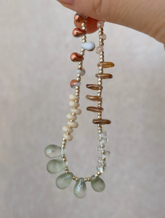Verdant Dewdrop Glass Bead Bracelet